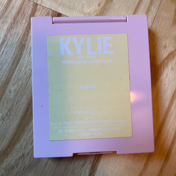 Kylie cosmetic highlighter - Picture 4 of 4